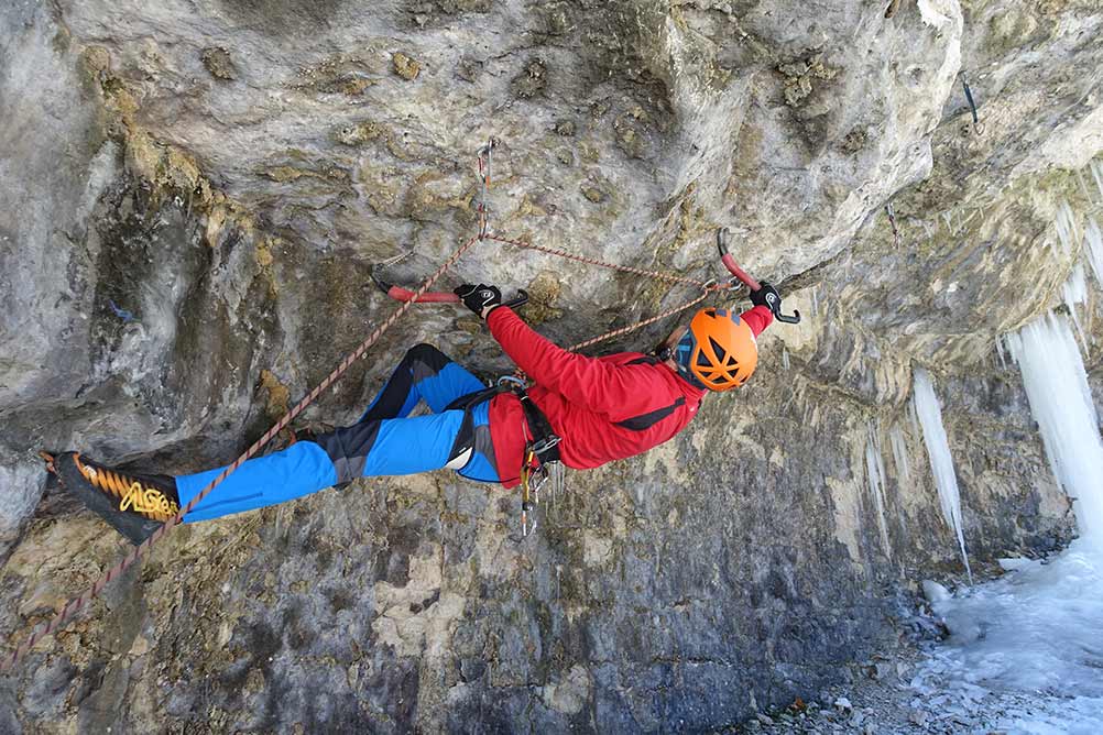  Nathan Kutcher Climbing Living In Reality M12 